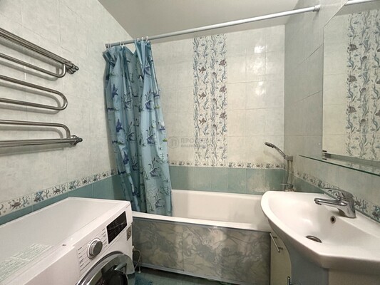 Продам двухкомнатную (2-комн.) квартиру, Центральная ул, 4, Пуршево д