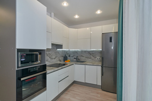 Продам двухкомнатную (2-комн.) квартиру, Верхняя Набережная ул, 173, Иркутск г