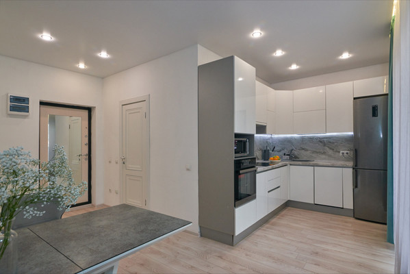 Продам двухкомнатную (2-комн.) квартиру, Верхняя Набережная ул, 173, Иркутск г