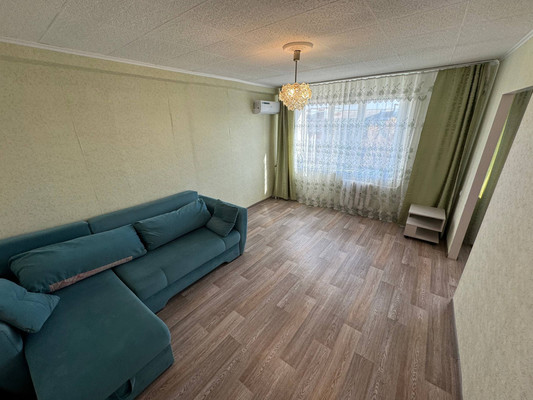 Продам трехкомнатную (3-комн.) квартиру, Строителей пр-кт, 19кг, Амурск г