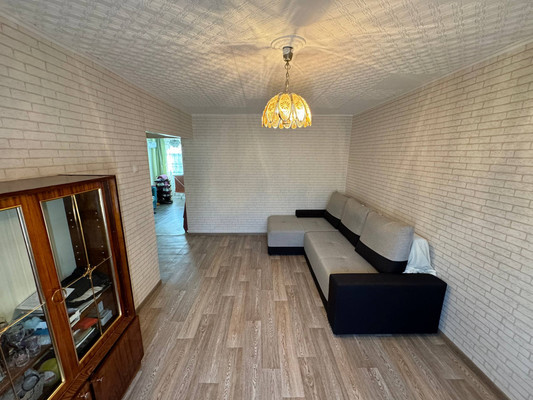 Продам трехкомнатную (3-комн.) квартиру, Строителей пр-кт, 19кг, Амурск г