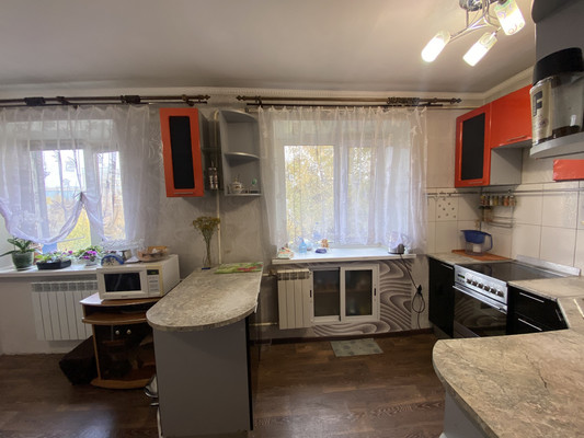 Продам трехкомнатную (3-комн.) квартиру, Победы пр-кт, 25, Нижневартовск г