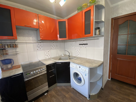 Продам трехкомнатную (3-комн.) квартиру, Победы пр-кт, 25, Нижневартовск г