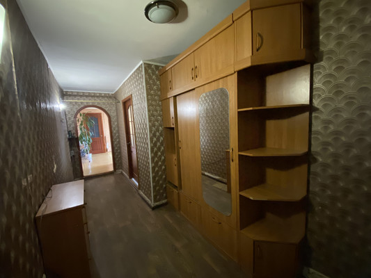 Продам трехкомнатную (3-комн.) квартиру, Победы пр-кт, 25, Нижневартовск г
