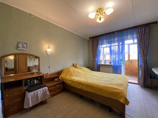 Продам трехкомнатную (3-комн.) квартиру, Победы пр-кт, 25, Нижневартовск г