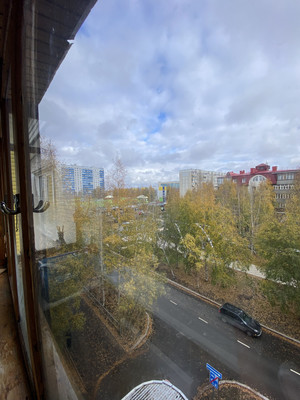 Продам трехкомнатную (3-комн.) квартиру, Победы пр-кт, 25, Нижневартовск г
