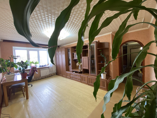 Продам трехкомнатную (3-комн.) квартиру, Победы пр-кт, 25, Нижневартовск г