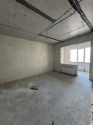 Продам трехкомнатную (3-комн.) квартиру, Молодёжная ул, 4, Каспийск г