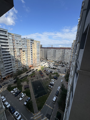 Продам трехкомнатную (3-комн.) квартиру, Молодёжная ул, 4, Каспийск г