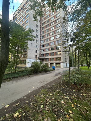 Продам торговое помещение 150 м2, 2-й Муринский пр-кт, 39, Санкт-Петербург г