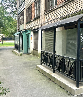 Продам торговое помещение 150 м2, 2-й Муринский пр-кт, 39, Санкт-Петербург г