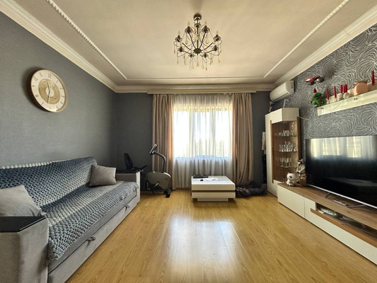 Продам двухкомнатную (2-комн.) квартиру, Ковыльная ул, 86, Симферополь г