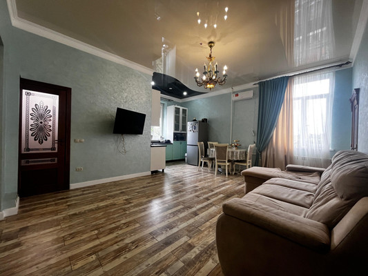 Продам трехкомнатную (3-комн.) квартиру, Мечникова ул, 175, Нальчик г