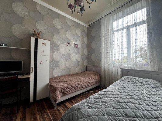 Продам трехкомнатную (3-комн.) квартиру, Мечникова ул, 175, Нальчик г