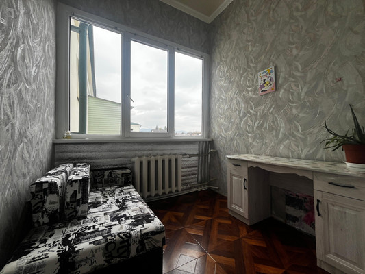 Продам трехкомнатную (3-комн.) квартиру, Мечникова ул, 175, Нальчик г