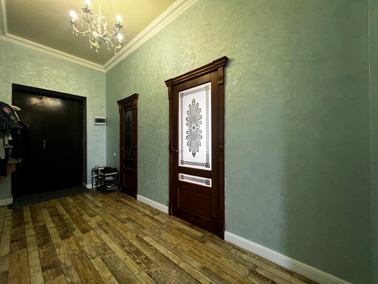 Продам трехкомнатную (3-комн.) квартиру, Мечникова ул, 175, Нальчик г