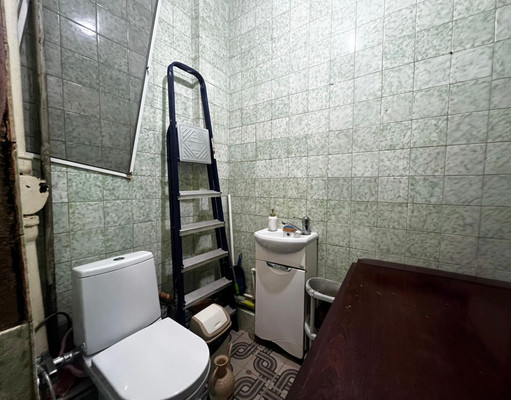 Продам трехкомнатную (3-комн.) квартиру, Мечникова ул, 175, Нальчик г