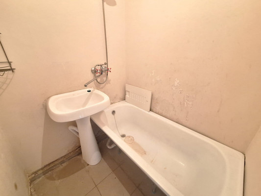 Продам двухкомнатную (2-комн.) квартиру, А.А.Кадырова ул, 2, Нальчик г