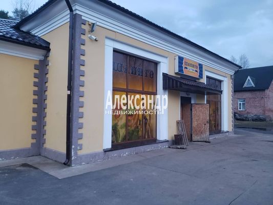 Продам торговое помещение 175,4 м2, Комсомольская ул, 20, Красава п