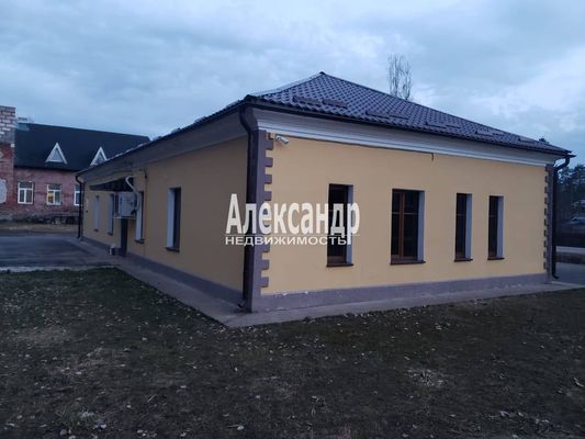 Продам торговое помещение 175,4 м2, Комсомольская ул, 20, Красава п