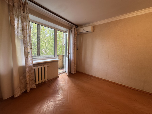 Продам однокомнатную (1-комн.) квартиру, Черноморская ул, 22ка, Армавир г