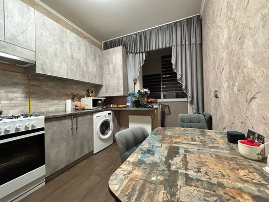 Продам однокомнатную (1-комн.) квартиру, Ковыльная ул, 94, Симферополь г