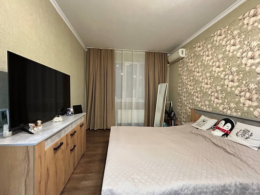 Продам однокомнатную (1-комн.) квартиру, Ковыльная ул, 94, Симферополь г