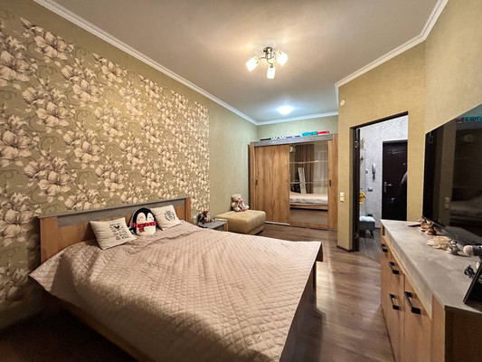 Продам однокомнатную (1-комн.) квартиру, Ковыльная ул, 94, Симферополь г