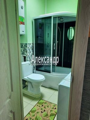 Продам коммерческое помещение 44,7 м2, 4 мкр, 46к2, Тихвин г