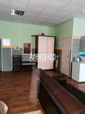 Продам коммерческое помещение 44,7 м2, 4 мкр, 46к2, Тихвин г