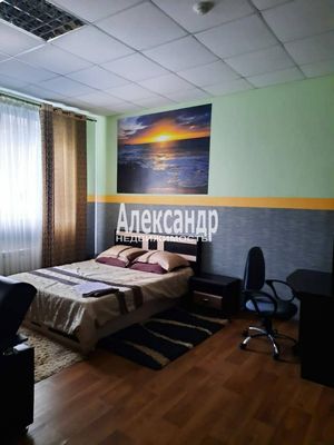 Продам коммерческое помещение 44,7 м2, 4 мкр, 46к2, Тихвин г