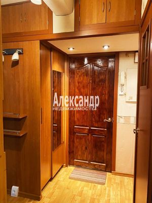 Продам однокомнатную (1-комн.) квартиру, Маршала Блюхера пр-кт, 65, Санкт-Петербург г