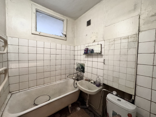 Продам двухкомнатную (2-комн.) квартиру, Ленина пр-кт, 13, Брянск г