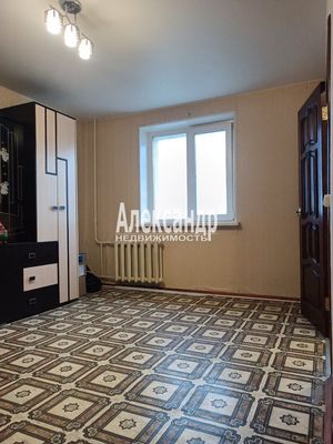 Продам 2-комн. в 3-комн. квартире, Учебный городок ул, 7, Тихвин г