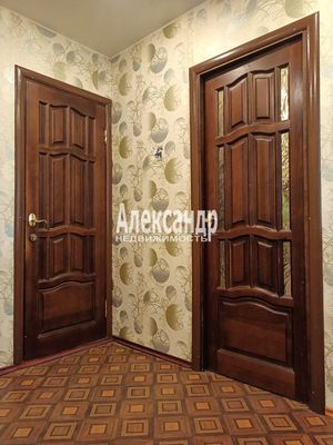 Продам 2-комн. в 3-комн. квартире, Учебный городок ул, 7, Тихвин г