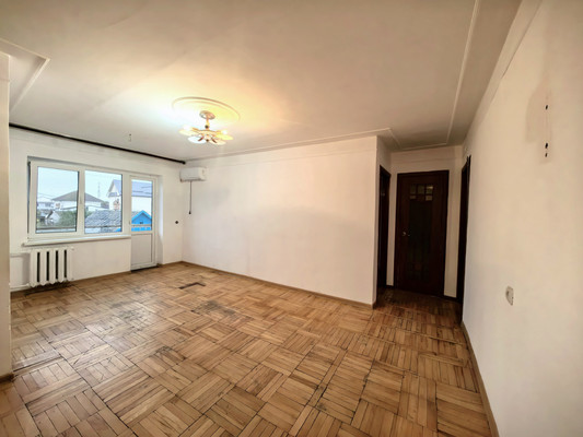 Продам трехкомнатную (3-комн.) квартиру, Ленина ул, 79, Нарткала г