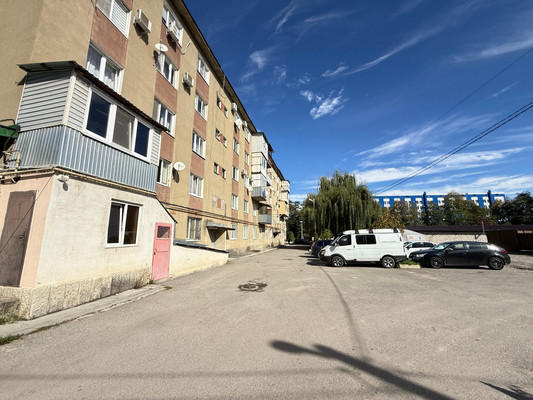 Продам двухкомнатную (2-комн.) квартиру, Осипенко ул, 20, Нальчик г