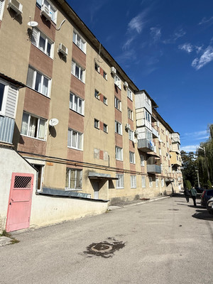 Продам двухкомнатную (2-комн.) квартиру, Осипенко ул, 20, Нальчик г