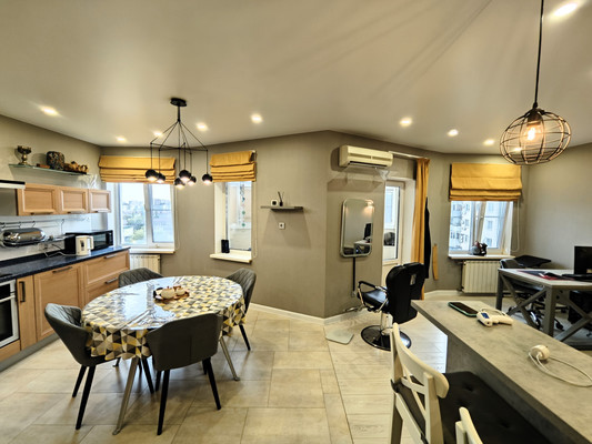 Продам трехкомнатную (3-комн.) квартиру, Дзержинского пр-кт, 183, Новороссийск г