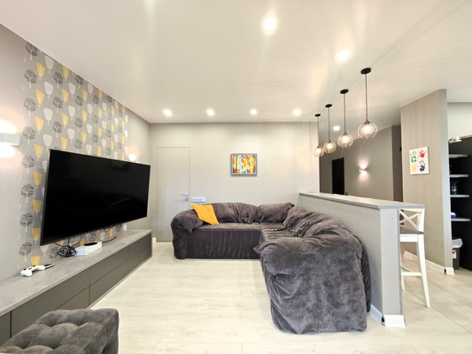 Продам трехкомнатную (3-комн.) квартиру, Дзержинского пр-кт, 183, Новороссийск г