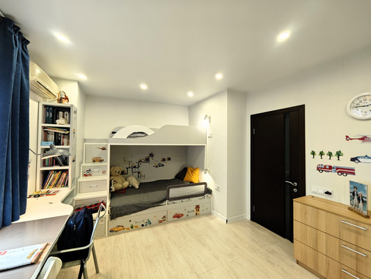 Продам трехкомнатную (3-комн.) квартиру, Дзержинского пр-кт, 183, Новороссийск г