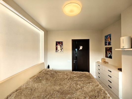 Продам трехкомнатную (3-комн.) квартиру, Дзержинского пр-кт, 183, Новороссийск г