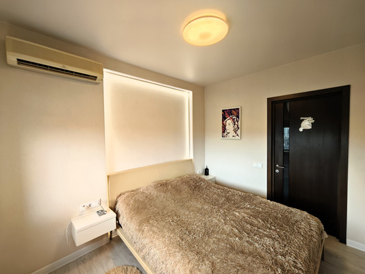 Продам трехкомнатную (3-комн.) квартиру, Дзержинского пр-кт, 183, Новороссийск г