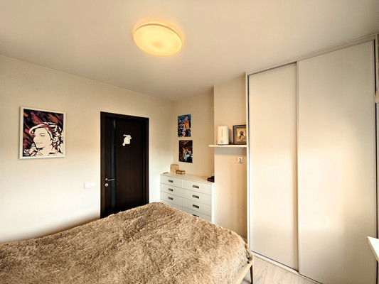 Продам трехкомнатную (3-комн.) квартиру, Дзержинского пр-кт, 183, Новороссийск г