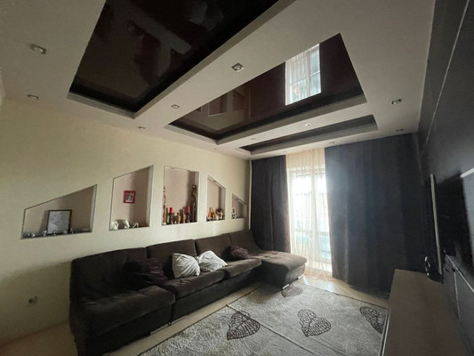 Продам трехкомнатную (3-комн.) квартиру, Красина ул, 50, Ишим г