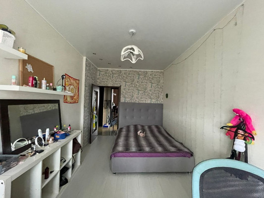 Продам трехкомнатную (3-комн.) квартиру, Красина ул, 50, Ишим г