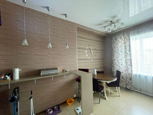 Продам трехкомнатную (3-комн.) квартиру, Красина ул, 50, Ишим г