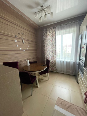 Продам трехкомнатную (3-комн.) квартиру, Красина ул, 50, Ишим г
