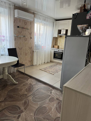 Продам двухкомнатную (2-комн.) квартиру, Карла Маркса ул, 37, Ишим г