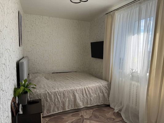Продам двухкомнатную (2-комн.) квартиру, Карла Маркса ул, 37, Ишим г